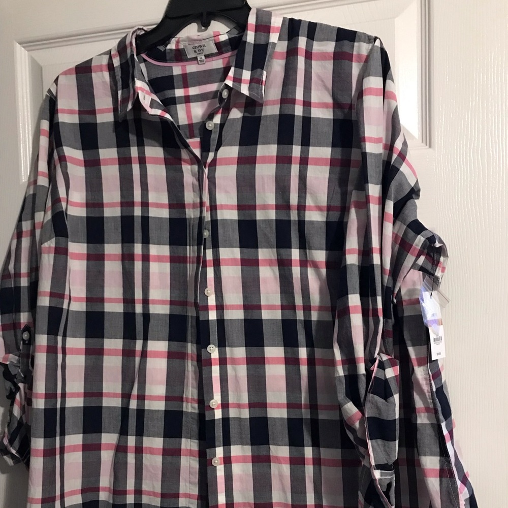 Crown & Ivy lady’s button down shirt!